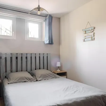 Daire Meuble De Tourisme 3 Etoiles Avec Terrasse Et Jardin *