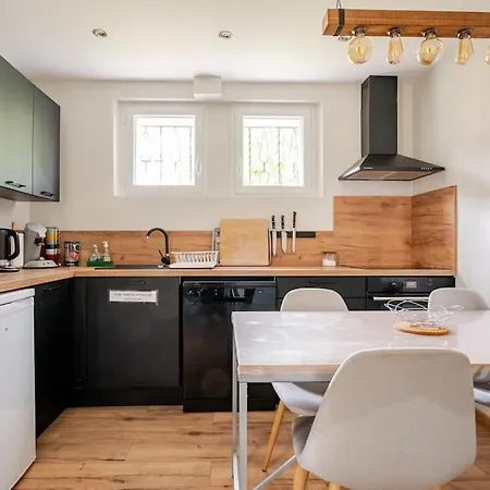 Apartment Meuble De Tourisme 3 Etoiles Avec Terrasse Et Jardin