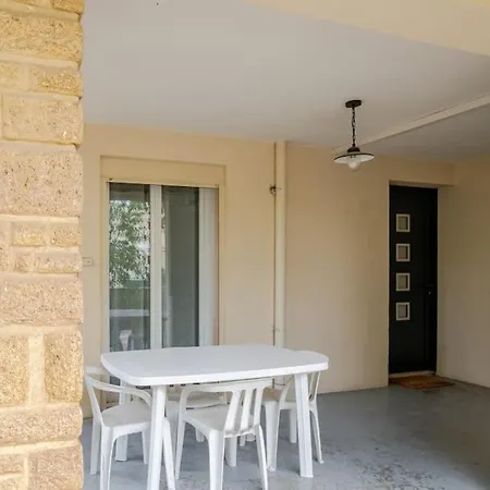 Meuble De Tourisme 3 Etoiles Avec Terrasse Et Jardin Daire *
