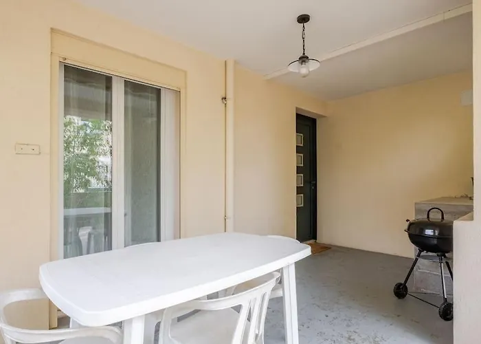 Meuble De Tourisme 3 Etoiles Avec Terrasse Et Jardin Bagnols-sur-Cèze